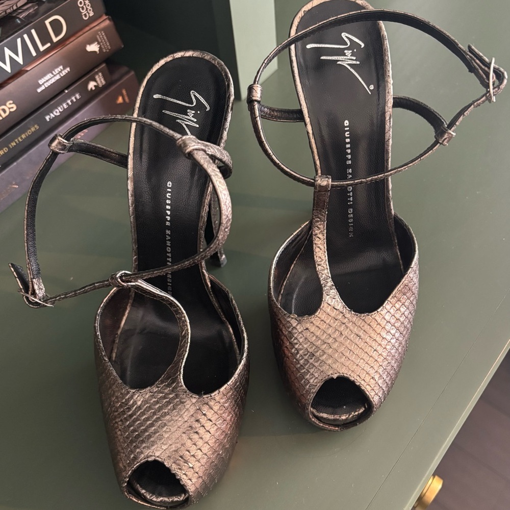 Giuseppe Zanotti Heels - Size 10